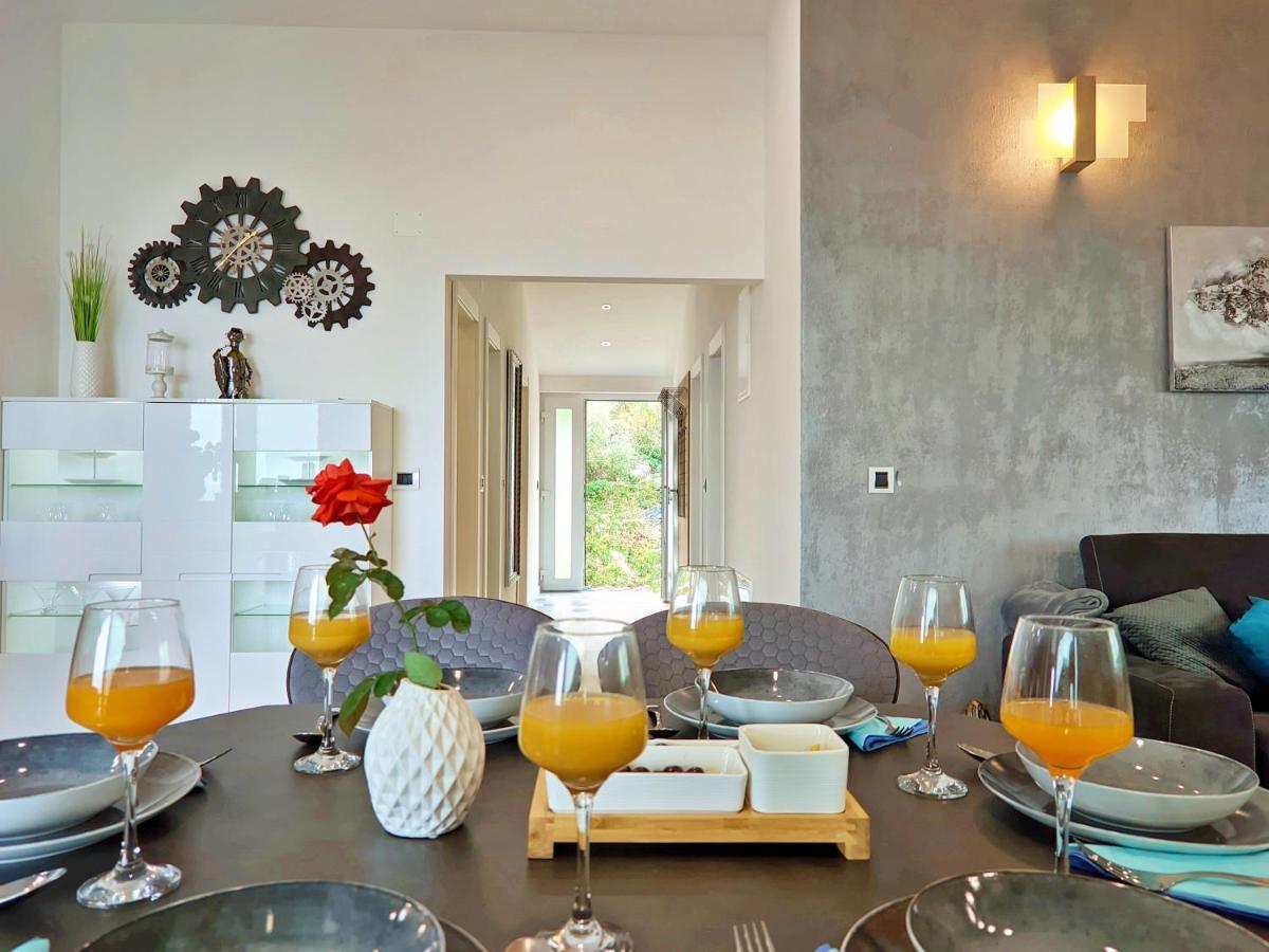 Luxury Sunrise Jacuzzi Apts, 50 M From The Beach Kali Ngoại thất bức ảnh