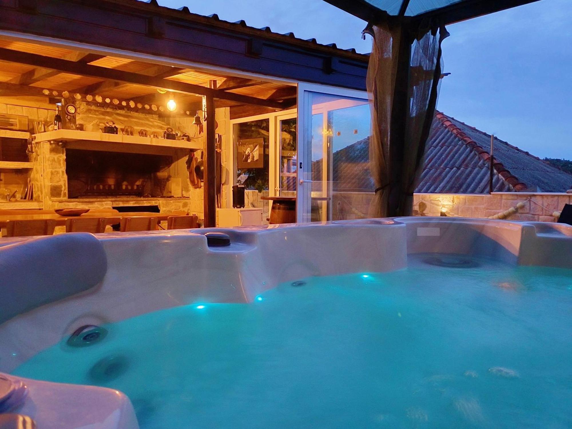 Luxury Sunrise Jacuzzi Apts, 50 M From The Beach Kali Ngoại thất bức ảnh