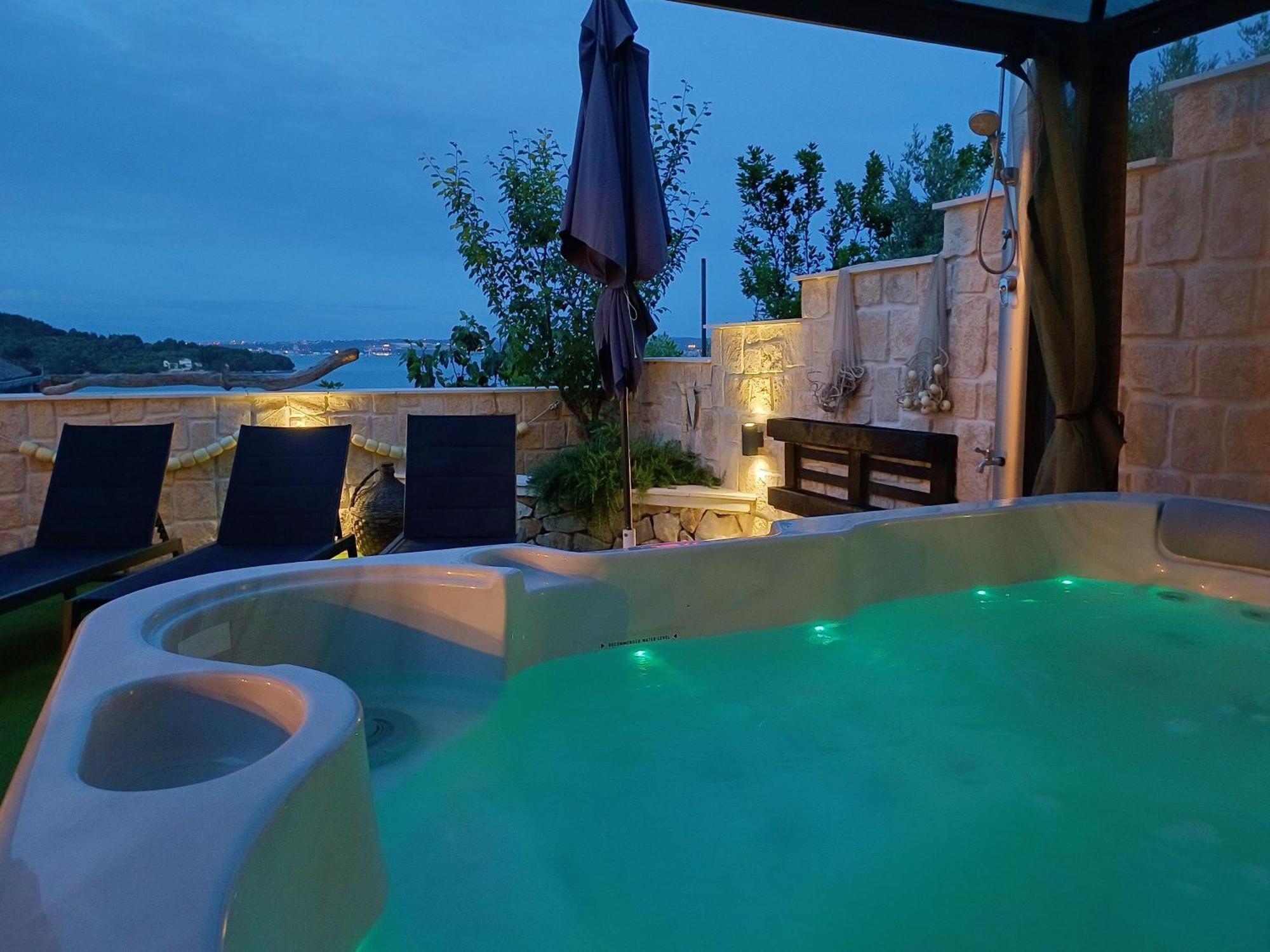 Luxury Sunrise Jacuzzi Apts, 50 M From The Beach Kali Ngoại thất bức ảnh