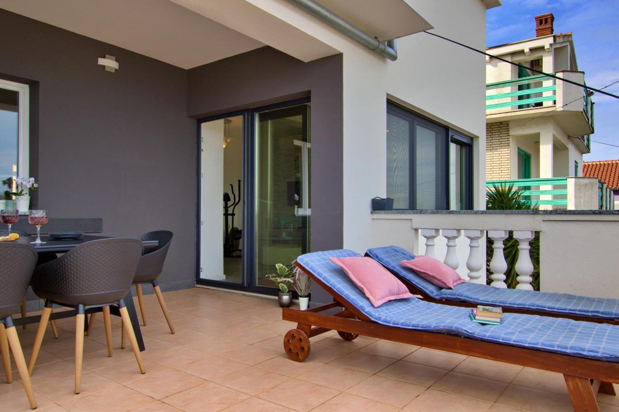 Luxury Sunrise Jacuzzi Apts, 50 M From The Beach Kali Phòng bức ảnh
